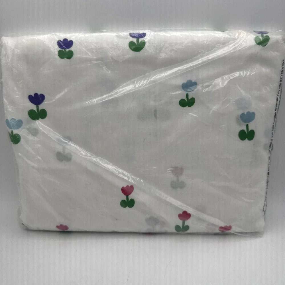 Vintage 70s Sheet Wamsutta Buttercups TWIN FITTED White Floral Tulips USA